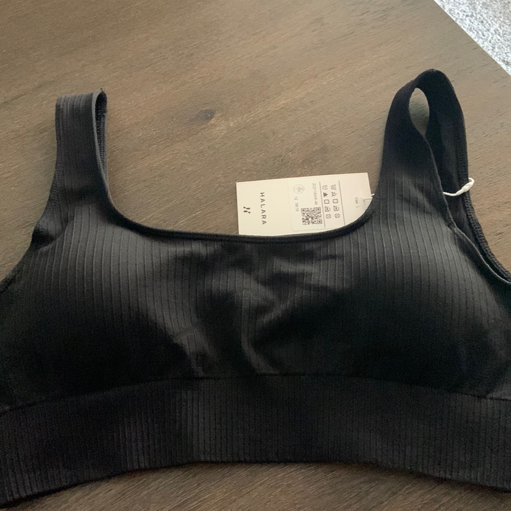 Black halara sports bra